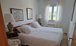 Villa | 3 bedrooms, iron/ironing board, free WiFi, bed sheets