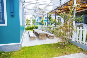 Tempat makan luar
