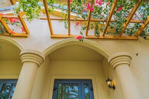 Entrada de la propiedad