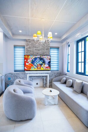 Deluxe Villa, 3 Bedrooms, Garden View | Living area