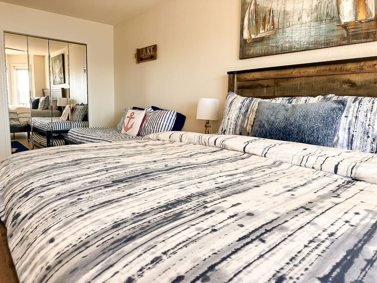 2 多间卧室、办公桌、熨斗/熨衣板、旅行婴儿床