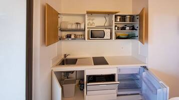 Microwave, dishwasher