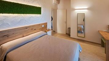 2 bedrooms, travel cot, free WiFi