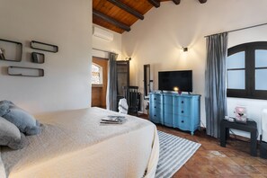 8 bedrooms, free WiFi