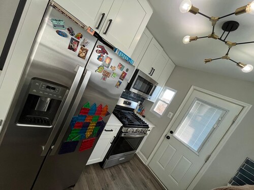 Charming 2 bedroom house, family and pet friendly close to Washington D.C.