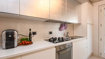 Frigorifero, forno, lavastoviglie, macchina per tè/caffè