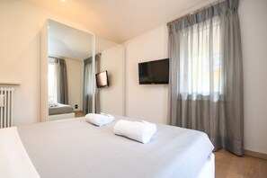 2 habitaciones, tabla de planchar con plancha y wifi gratis 