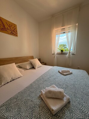 Wifi gratis y ropa de cama 