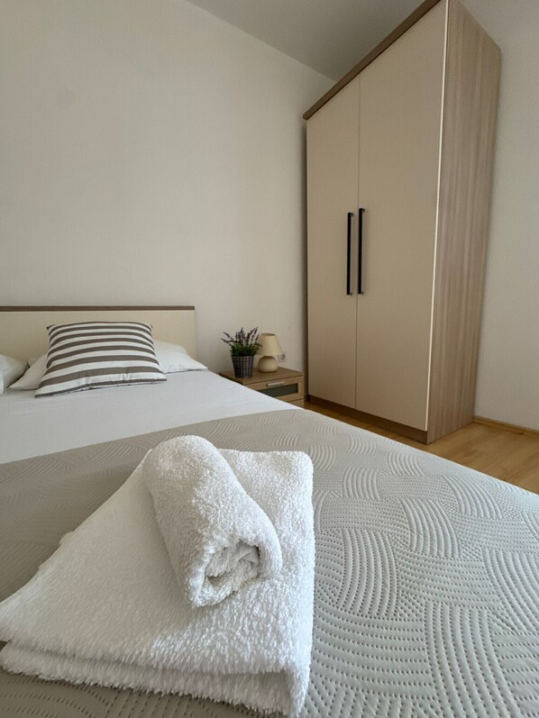 1 bedroom, free WiFi, bed sheets