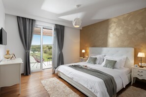 4 bedrooms, free WiFi, bed sheets