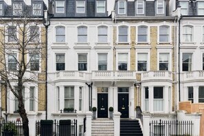 Apartment | 1 bedroom - The Chelsea Gem - Charming 1bdr With Balcony (London)