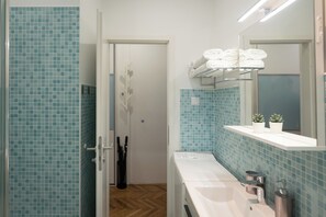 Family Apartment, Courtyard View | Bathroom - LIKE Home Apartment Zagreb top position (Zagreb)