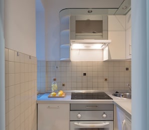 Appartement Familial, vue cour intérieure | Cuisine privée