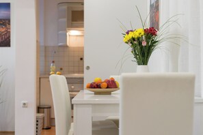 Family Apartment, Courtyard View | Private kitchen