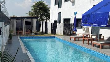Piscine extérieure