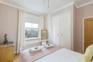 2 soverom, strykejern/-brett, wi-fi (inkludert) og sengetøy