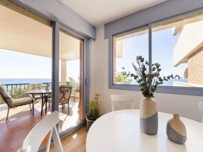 House, 2 Bedrooms, Terrace | Dining - Global Residencial Cap Salou 29726 (Salou)