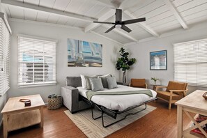 1 habitación, tabla de planchar con plancha, cuna de viaje y wifi 