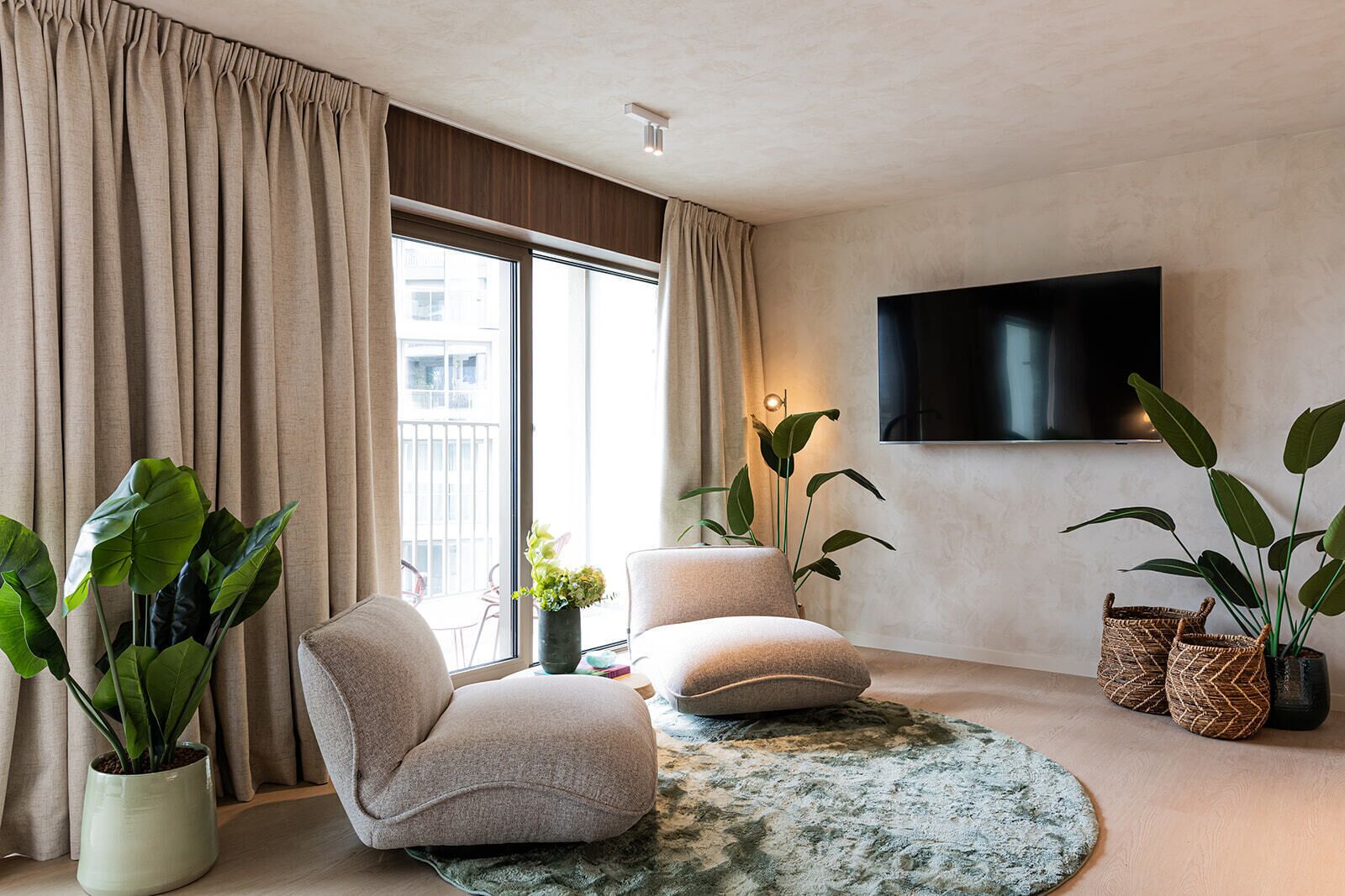 Unwind Suite | Pimennysverhot, ilmainen Wi-Fi, vuodevaatteet