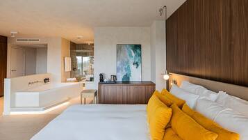 Unwind Suite | Pimennysverhot, ilmainen Wi-Fi, vuodevaatteet