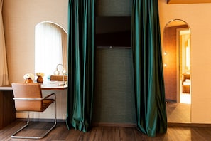 1 habitación, cortinas blackout, wifi gratis y ropa de cama