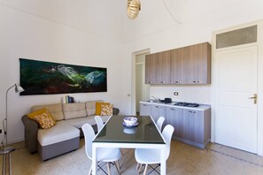 Interior - Lumiunique - Home of Design and Culture for Larger Groups (Balestrate)