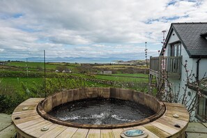 Bañera de hidromasaje exterior