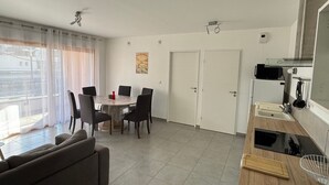 Uklassifisert bilde, 3 av 18, knapp