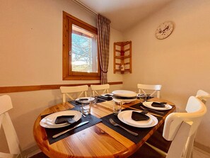 Dining - T2 at the foot of the slopes, cozy stay in Vars (Vars)