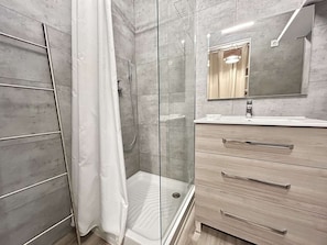 Bathroom - Renovated studio with parking in Sainte-Maxime (Sainte-Maxime)