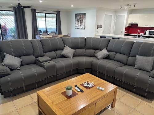 Family retreat in Caboolture big house