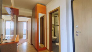Shower, hair dryer, bidet, towels - Kruge - 3 bedroom apartment with private parking (Zagreb)