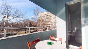 Outdoor dining - Kruge - 3 bedroom apartment with private parking (Zagreb)