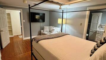 Hus | 6 sovrum, skrivbord och internet