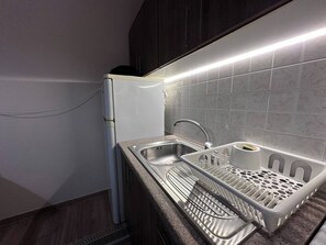 Private kitchen - Genari Beach Apartments- Sea View Apartment (Pyrgos)