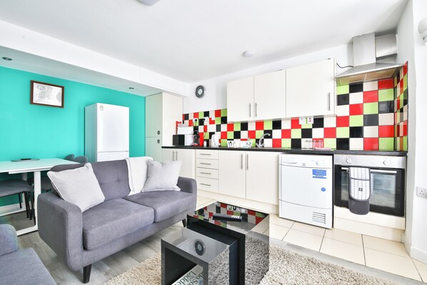 Exterior - 2 Bed Apartment Near Cardiff Bay (Cardiff)