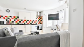 Comfort Apartment, 2 Bedrooms, Kitchen | Living area | Flat-screen TV - 2 Bed Apartment Near Cardiff Bay (Cardiff)