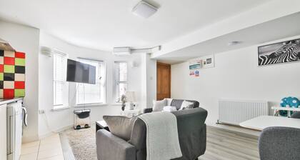 2 Bed Apartment Near Cardiff Bay