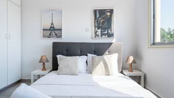 Apartamento, 3 quartos, sacada, vista para a cidade | 3 quartos, roupas de cama premium, individualmente decorados