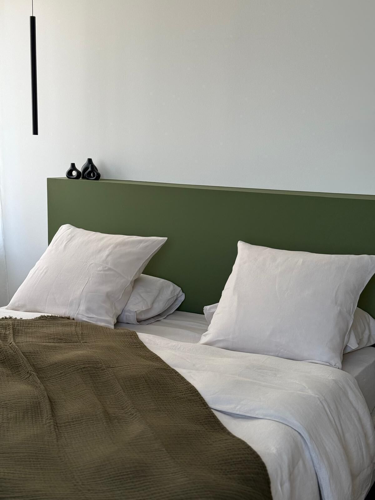 Superior trippelrum - utsikt mot staden | Sängtillbehör av högsta kvalitet, individuell inredning och unika möbler