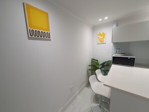 ثلّاجة متوفرة في المنطقة المشتركة، ميكروويف متوفر في المنطقة المشتركة