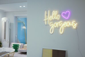 Haeundae / Free Pick-up & Parking / OTT / 10 ppl / 3 Bed Room / 4 Queen Bed / Baby Product | Aire de séjour | Jouets