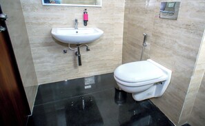 Superior Oda | Banyo | Duş, saç kurutma makinesi, havlu, sabun 