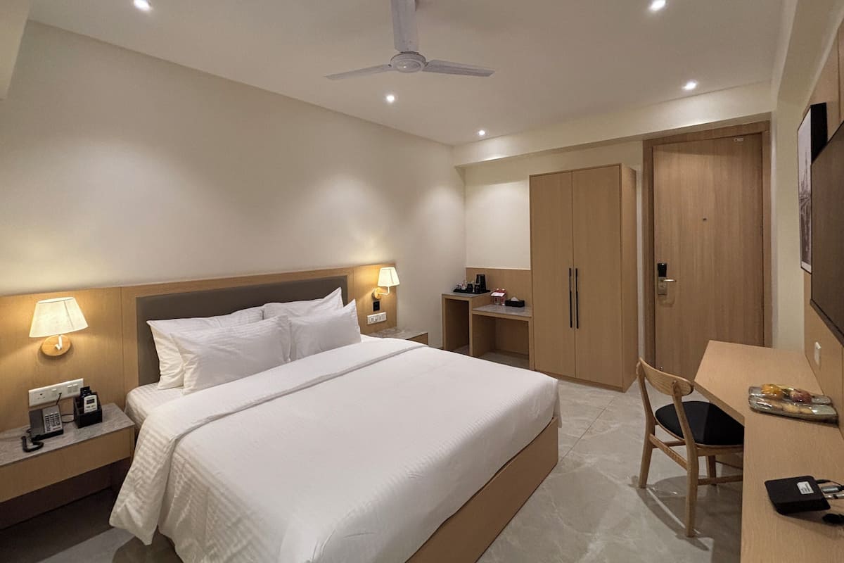 In-room safe, desk, iron/ironing board, rollaway beds