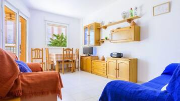House, 3 Bedrooms | Living area