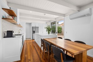 Coffee/tea maker - Coastal Gem on Domain (Jan Juc)