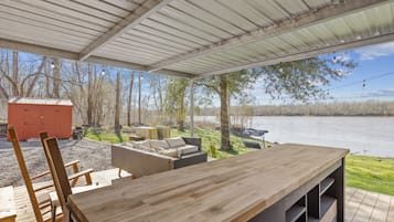 House | 3 bedrooms, desk, Internet