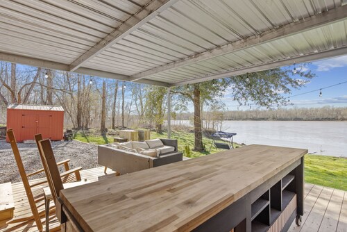 Whiskey Bay Hideaway Your Riverside Escape