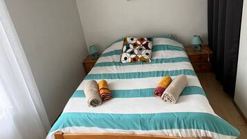 2 chambres, fer et planche Ă  repasser, Wi-Fi, draps fournis
