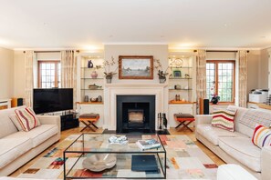 6 bedrooms - Summer Gaze House Sleeps 14 - From 1300 Per Night (Henley-on-Thames)